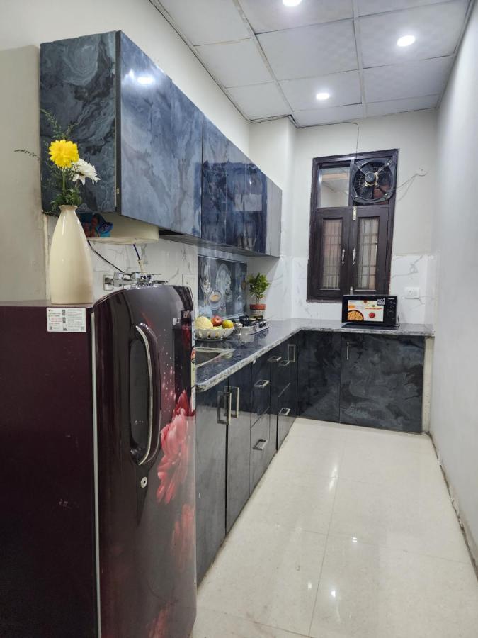 Homlee-vintage 2bhk Near Delhi Apartment *