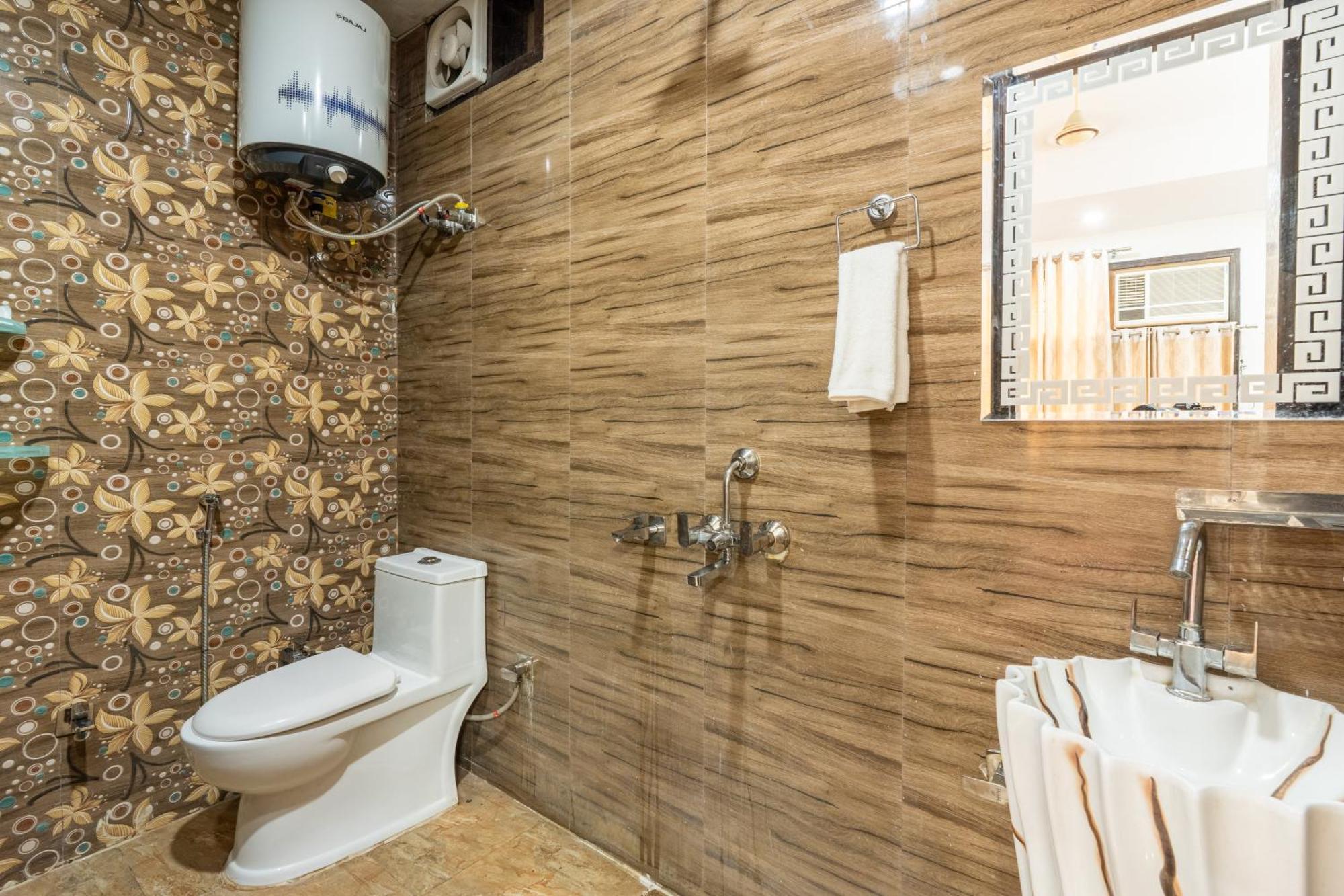 Homlee-vintage 2bhk Near Delhi Apartment *