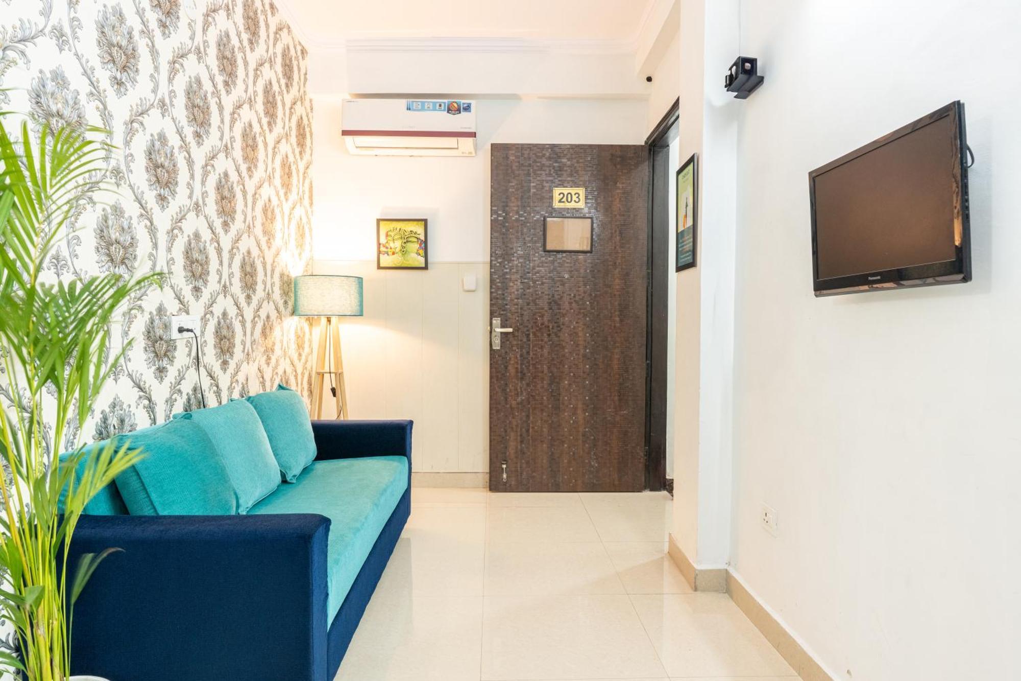 Homlee-vintage 2bhk Near Delhi Apartment *