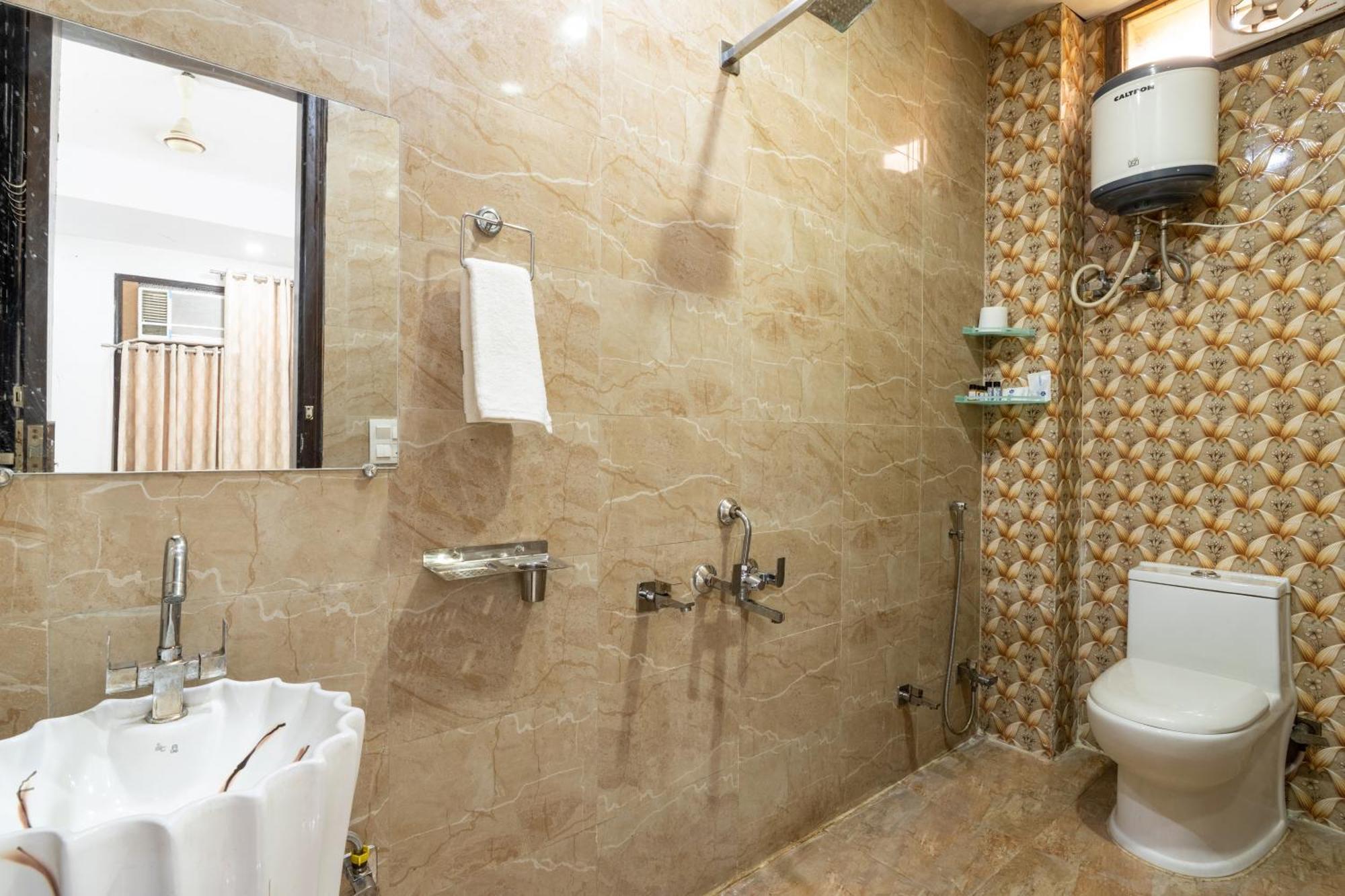 Homlee-vintage 2bhk Near Delhi * New Delhi